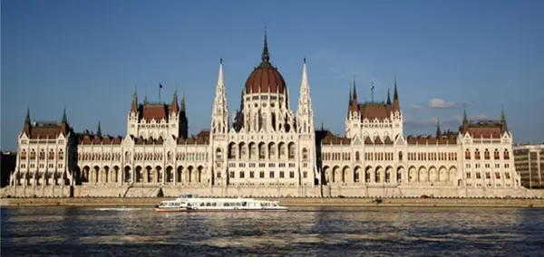 จุดบริการหลังการขายของ MORN Laser ในฮังการี
