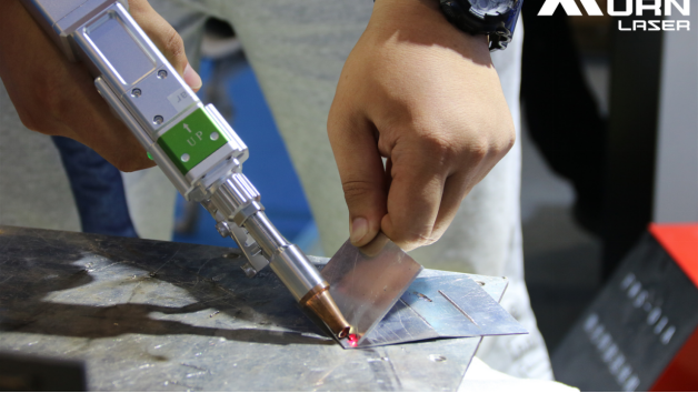การเปรียบเทียบระหว่างเครื่องเชื่อมเลเซอร์แบบมือถือกับการเชื่อม TIG/MIG ในสถานการณ์จริง